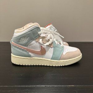 Jordan 1 Mid SE -  Pink Oxford (GS)